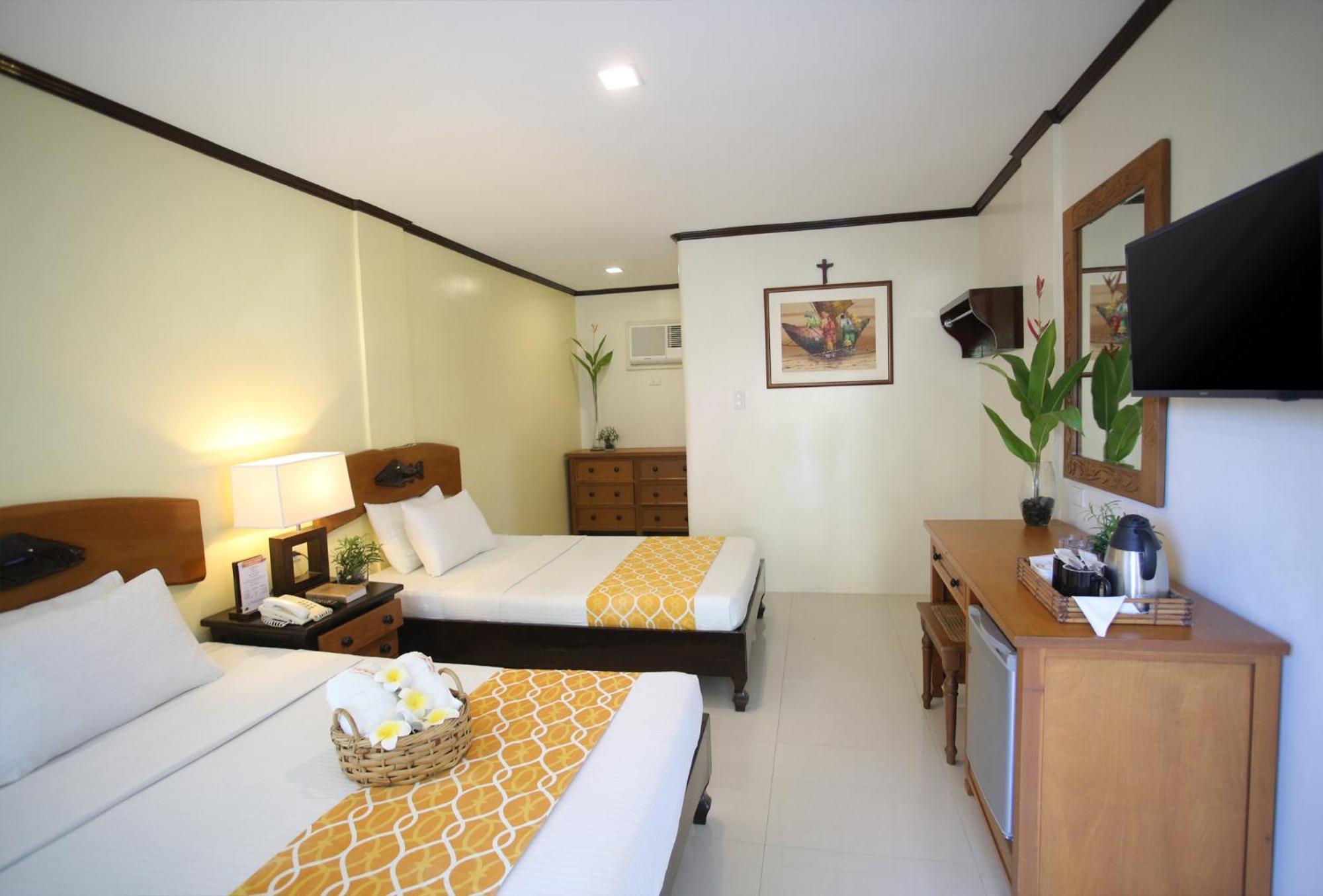 Puerto Del Sol Beach Resort And Hotel Club Bolinao Pangasinan Exterior foto