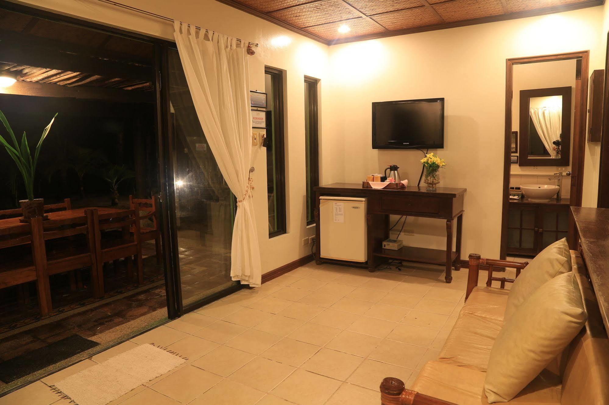 Puerto Del Sol Beach Resort And Hotel Club Bolinao Pangasinan Exterior foto