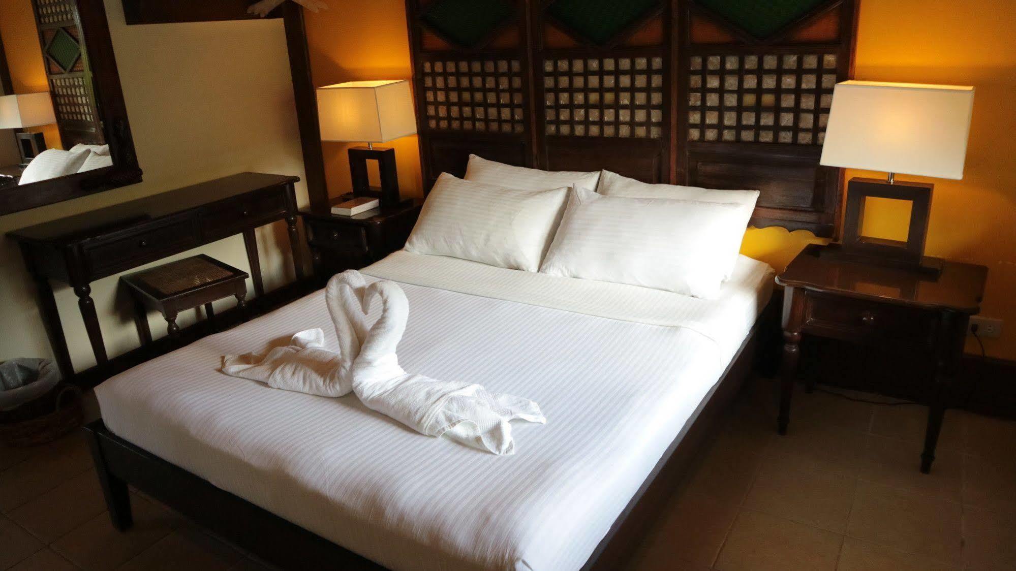Puerto Del Sol Beach Resort And Hotel Club Bolinao Pangasinan Exterior foto
